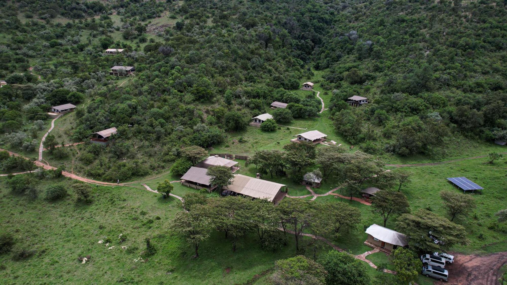 Hotel Entumoto Main Camp à Ololaimutiek Extérieur photo